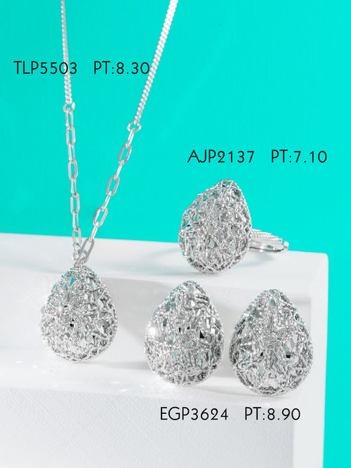 Latest company news about Pourquoi les alliances en platine sont-elles si populaires ?